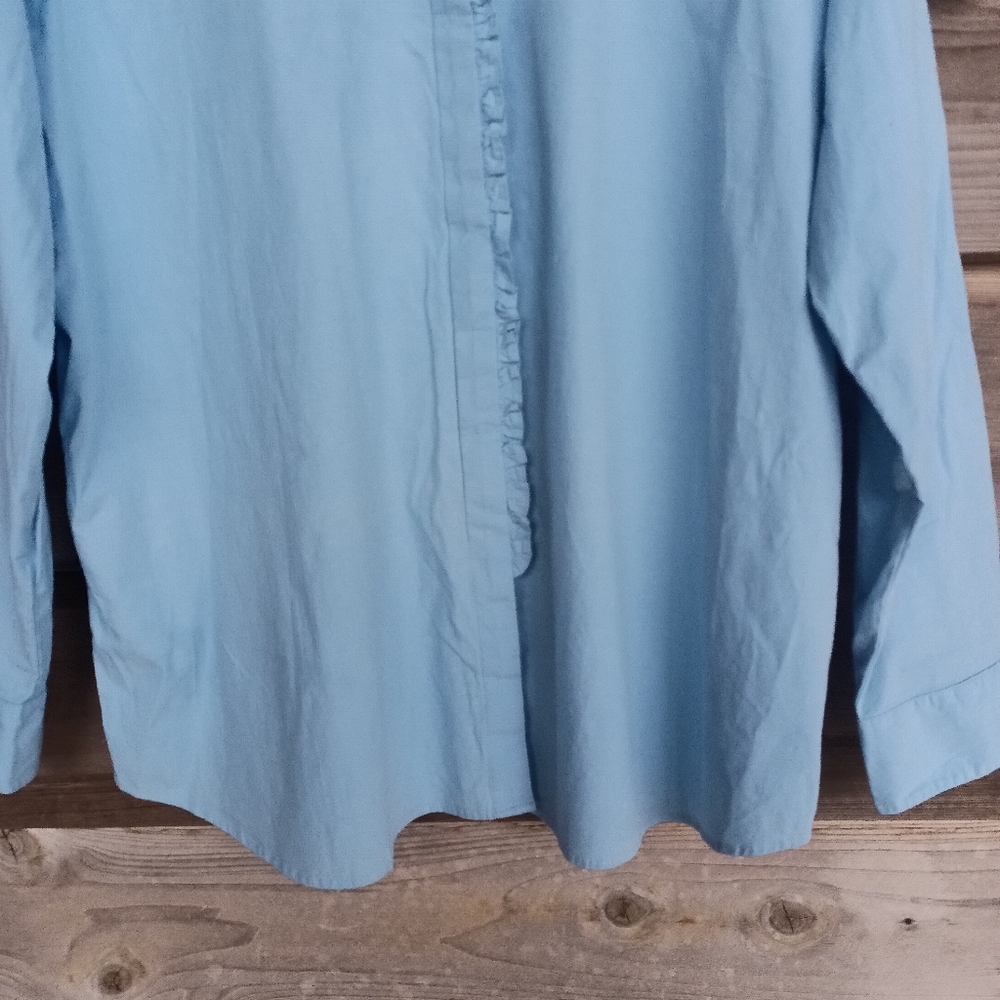 🆕 Crown & Ivy Poplin Ruffle Button Down Top - Picture 5 of 11